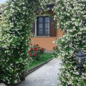 Alloggio per agriturismo Cascina Aguzza, Oleggio