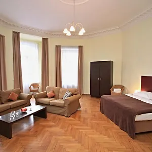 https://river-view-residence.praguehotelsweb.com