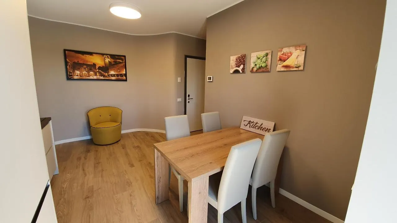 Apartment Appartamenti Moonlight Seriate